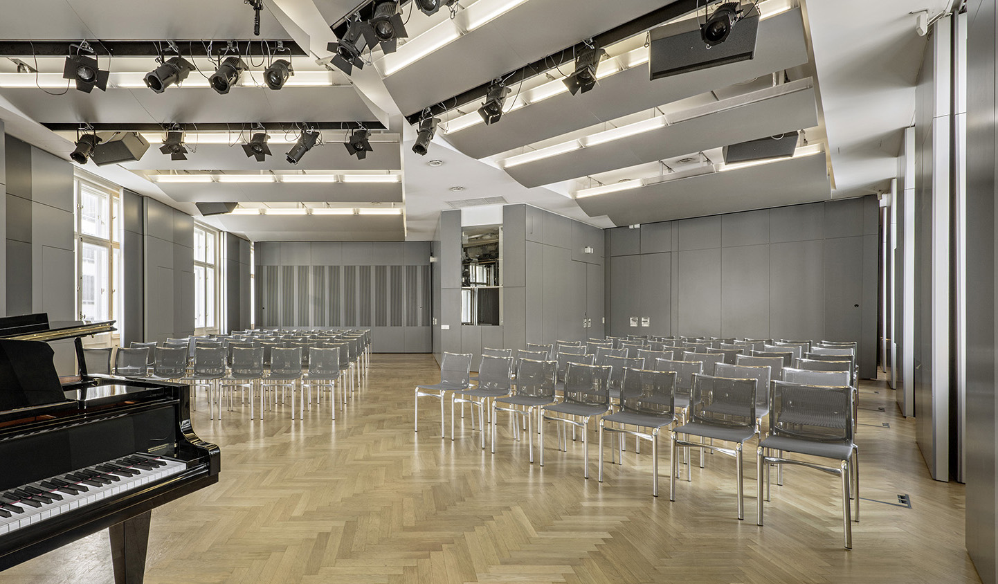 Concert Hall (© Hertha Hurnaus)